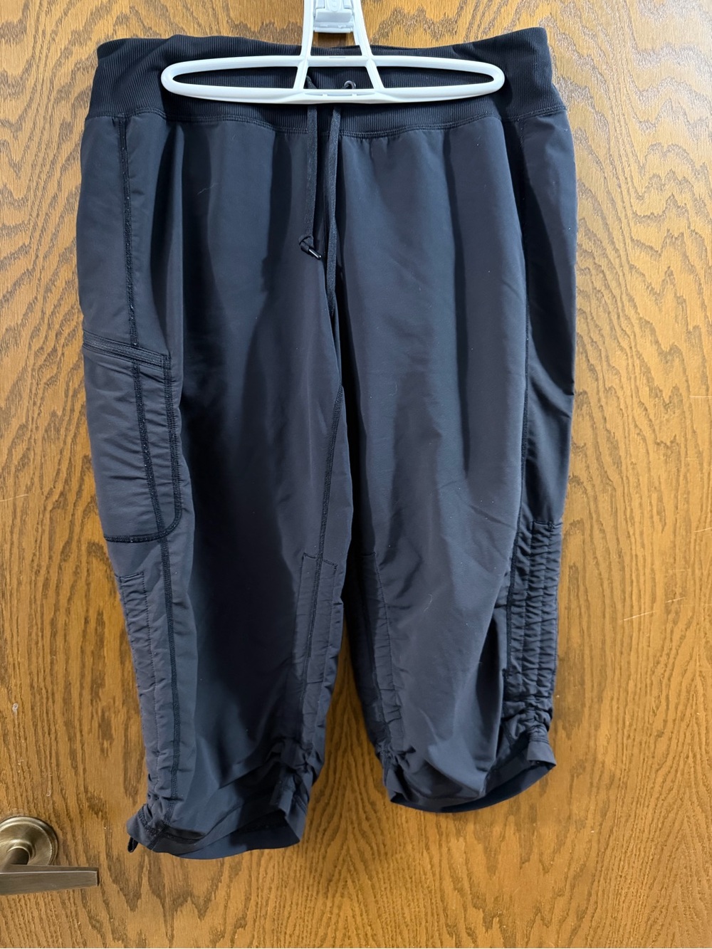 Zella Women’s Size 10 Black Cropped Athletic Pants Drawstring Zip Pocket
